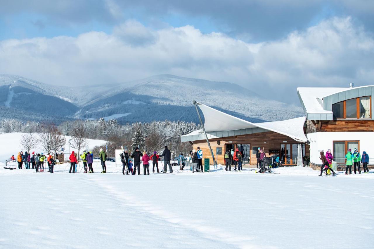 Grund Resort Golf And Ski Mladé Buky Exterior foto