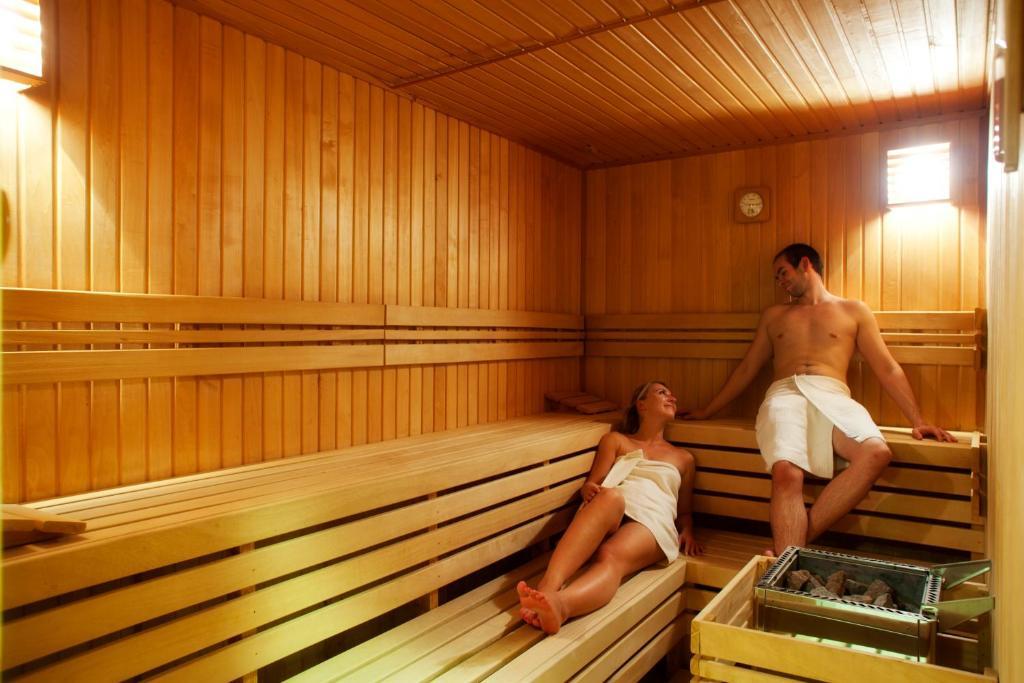 Grund Resort Golf And Ski Mladé Buky Exterior foto